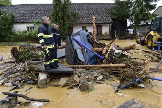Povodeň v Olomouckom kraji po sebe zanechala spúšť.