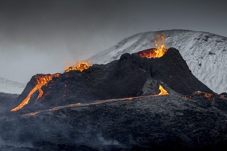 Erupcia sopky na polostrove Reykjanes prilákala aj športovcov.