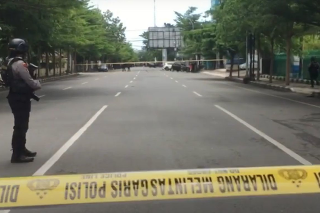 Samovražedný útočník sa odpálil pred katedrálou v meste Makasar 
