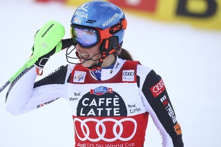 Slovenská lyžiarka Petra Vlhová reaguje v cieli po 1. kole slalomu.
