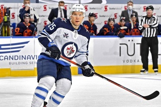 Paul Stastny dorovnal svojho otca v počte odohratých zápasov v NHL.