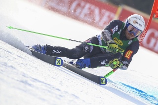 Slovák Adam Žampa počas 1. kola obrovského slalomu Svetového pohára.