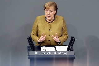 Nemecká kancelárka Angela Merkelová počas prejavu s vládnym vyhlásením ku koronavírusovej pandémii.