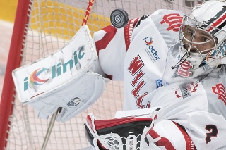 Na snímke brankár Peter Hamrlík (Bratislava) počas hokejového zápasu 2. kola Ice Hockey League medzi iClinic Bratislava Capitals - Vienna Capitals v Bratislave v nedeľu 27. septembra 2020.