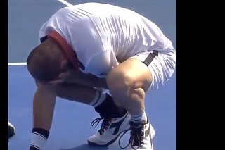 Nešťastné zranenie nemeckého tenistu Tima Puetza.