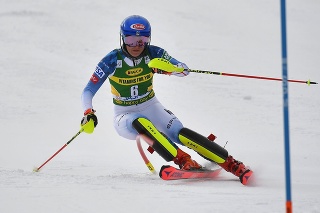 Shiffrinová na trati počas 1. kola slalomu v Jasnej.