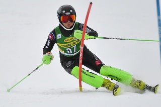 Slovenská lyžiarka Petra Hromcová na trati počas 1. kola slalomu v Jasnej.