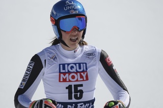 Petra Vlhová v cieli super-G žien Svetového pohára v alpskom lyžovaní v talianskom stredisku Val di Fassa.
