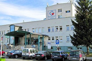 Poľsko vyhradilo miesta pre Slovákov v nemocnici v Gorliciach.