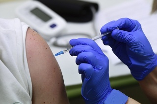 V Maďarsku začali s očkovaním koncom decembra.