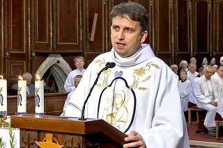 Štefan Novotný už vyše 20 rokov oblieka kňazské rúcho.