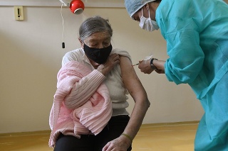 Prešovská nemocnica vytvára zoznamy náhradníkov na očkovanie (ilustračné foto).