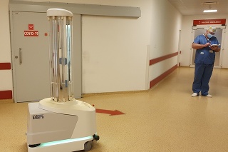 Autonómny dezinfekčný UVD robot v priestoroch Univerzitnej nemocnice Louisa Pasteura (UNLP) Košice.