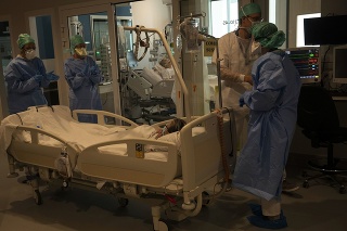 Lôžka na JIS-kách v belgických nemocniciach sa míňajú.