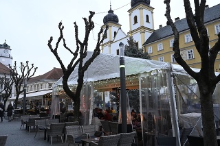 Trenčín sprísňuje opatrenia pre obyvateľov.