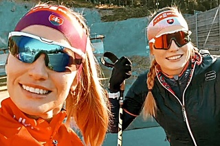 Biatlonové sestry neopúšťa dobrá nálada ani počas makačky.