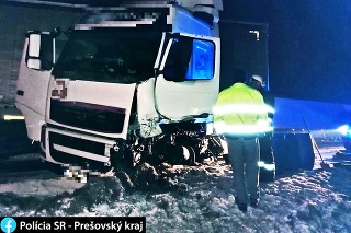 Kamión šoféroval poľský vodič.