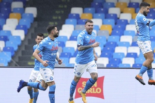 Futbalisti SSC Neapol deklasovali Fiorentinu 6:0.