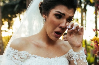 Bride crying in the altar