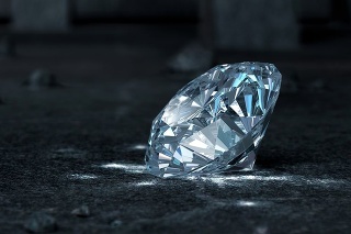 Diamant je dokonalou ozdobou každej ženy.
