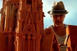 Umelec stavia majestátne stavby z piesku: Pozrite, ako sa popasoval s čarodejníckou školou z Harryho Pottera