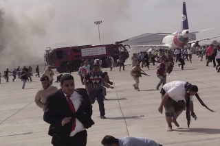 Medzinárodným letiskom v Adene na juhu Jemenu otriasla explózia.