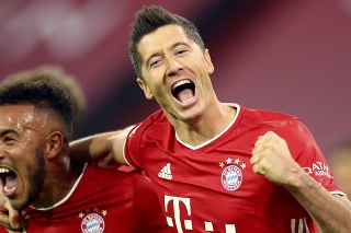 Lewandowski štyrmi gólmi doviedol Bayern k víťazstvu nad Herthou.