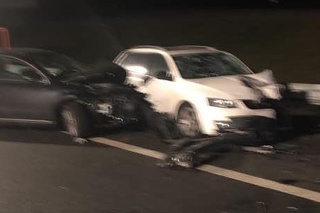 Hromadná nehoda na diaľnici D1 pri Budimíre.