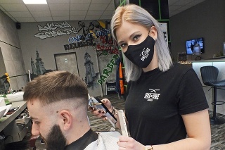 Nika (22), Banská Bystrica, barbierka