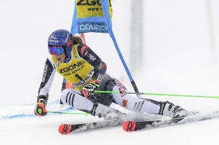 Petra Vlhová počas 1. kola obrovského slalomu v Courcheveli. 