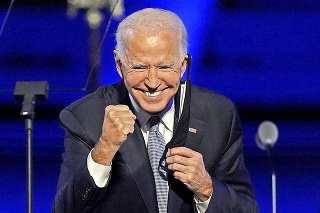 Joe Biden (77) - 279 voliteľov, 74 566 731 hlasov, 50,5 %