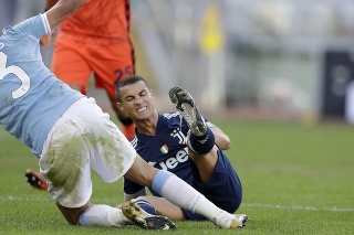 V zápase proti Laziu sa zranil Cristiano Ronaldo.