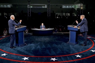 Debata trvala 90 minút.