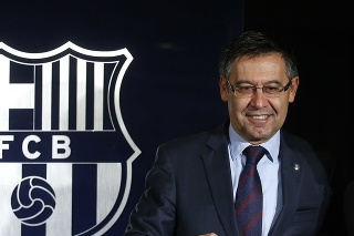 Na snímke vľavo prezident futbalového klubu FC Barcelona Josep Maria Bartomeu.