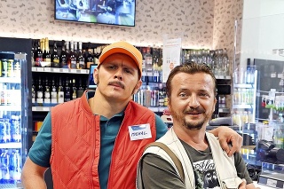 Herci Michal Kubovčík a Dano Heriban majú na prípravu len minimum času a veľa improvizujú.