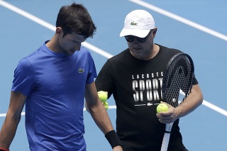 Srbský tenista Novak Djokovič a jeho tréner Slovák Marián Vajda