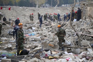 Zábery po raketovom útoku na azerbajdžanské najväčšie mesto Gandža. 