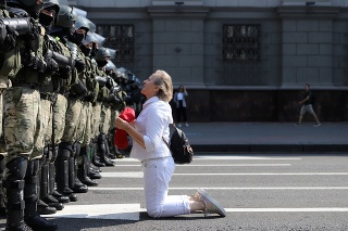 Protesty v krajine vypukli po kontroverzných prezidentských voľbách spred troch týždňov.