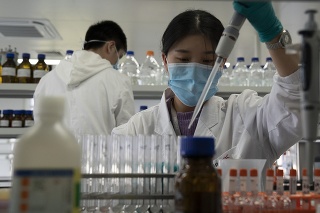Čína rokuje s WHO o svojej vakcíne (ilustračné foto).