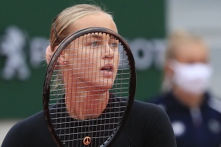 Slovenská tenistka Anna Karolína Schmiedlová sa prebojovala do 2. kola dvojhry na grandslamovom turnaji Roland Garros.