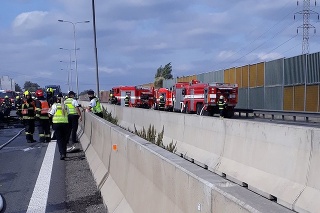 Hromadná nehoda uzavrela v Brne diaľnicu D1.