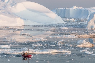 Small boat, Icebergs, Ilulissat, Greenland