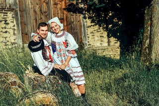 Snúbenci Miroslav a Monika chceli mať svadbu na Slovensku, no žijú u susedov.