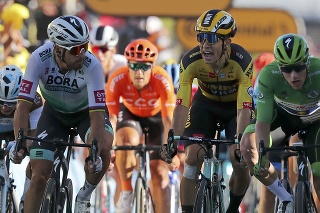 Sagan a Van Aert po finiši 12: etapy.