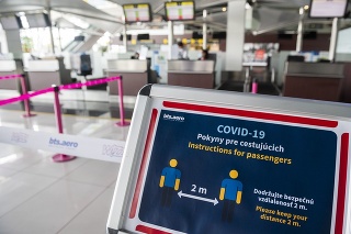 Pokyny pre cestujúcich pred check-inom na opätovne otvorenom bratislavskom Letisku M.R. Štefánika v Bratislave.