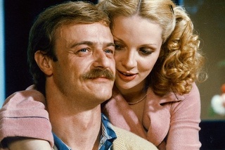 V legendárnom filme si zahral manžela Zdeny Studenkovej.