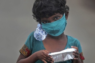 India patrí ku krajinám najviac postihnutým pandémiou koronavirásu.