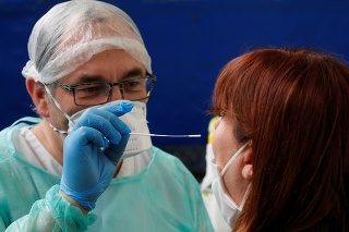 V Taliansku sa za posledných 24 hodín potvrdilo 386 prípadov nákazy koronavírusom (ilustračné foto).
