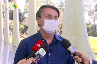 Bolsonaro sqa nakazil koronavírusom. 