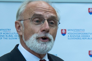 Minister pôdohospodárstva a rozvoja vidieka SR Ján Mičovský (OĽaNO)